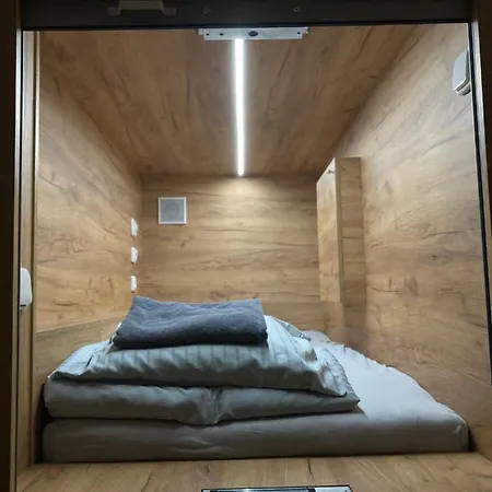 Capsule Zizkov Tower Hostel Πράγα