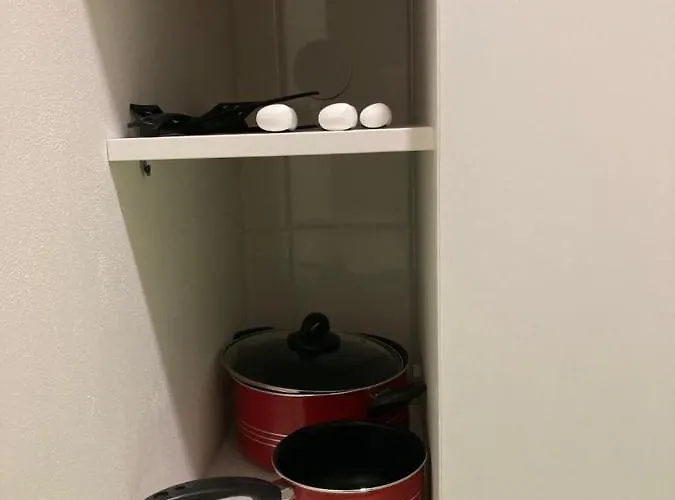 Capsule Zizkov Tower אכסניה