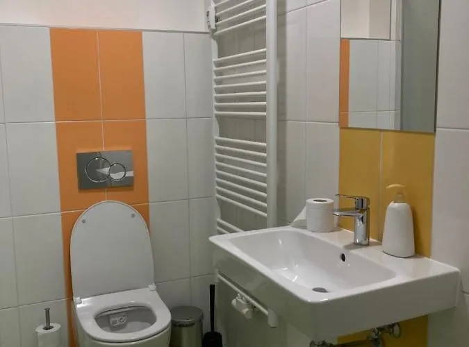 Hostal Capsule Zizkov Tower *